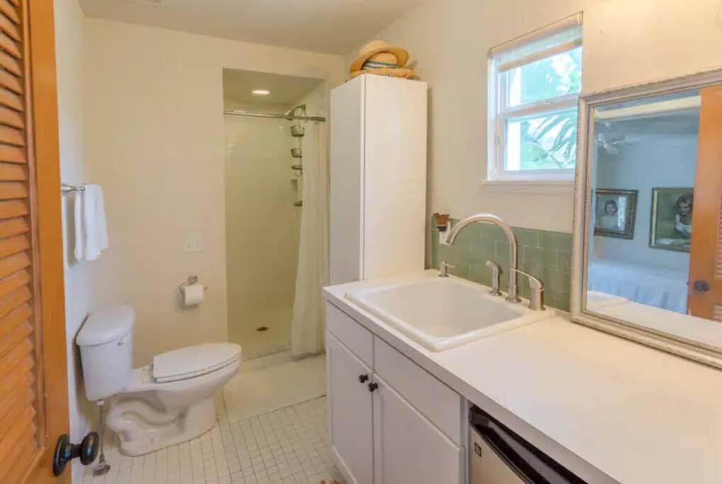 Nawlins Vibe With Rooftop Verandah Near Riverwalk And Downtown Holiday home *