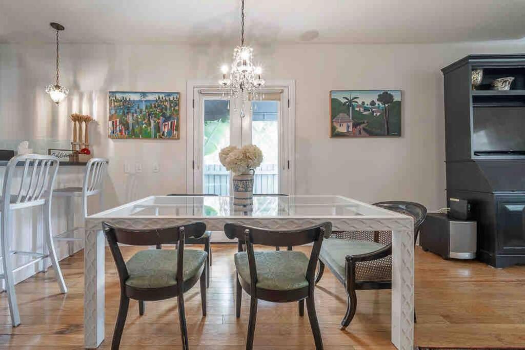 Nawlins Vibe With Rooftop Verandah Near Riverwalk And Downtown Holiday home *
