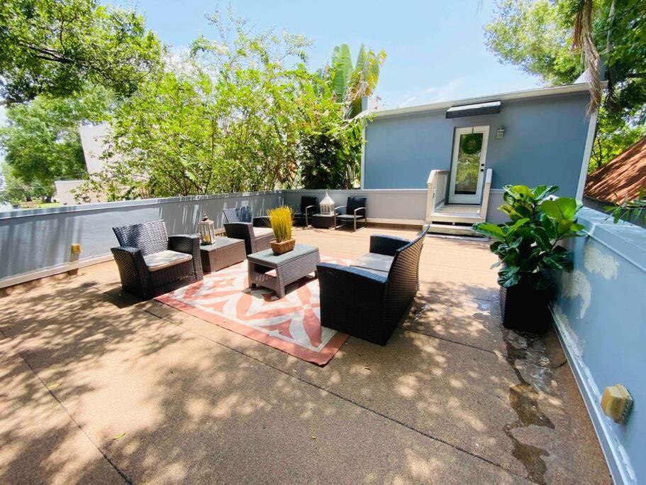 Holiday home Nawlins Vibe With Rooftop Verandah Near Riverwalk And Downtown